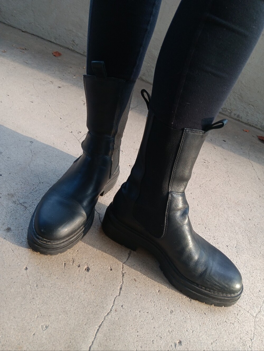 Steve Madden Low Calf Chelsea Boots  Woman's 8.5 Black